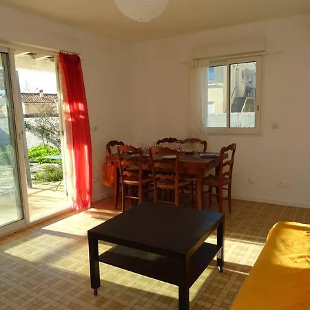 Climatisee - 6 Pers. - Fr-1-833-50 * Canet-en-Roussillon