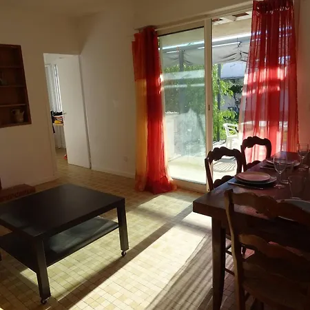 Climatisee - 6 Pers. - Fr-1-833-50 Vila *